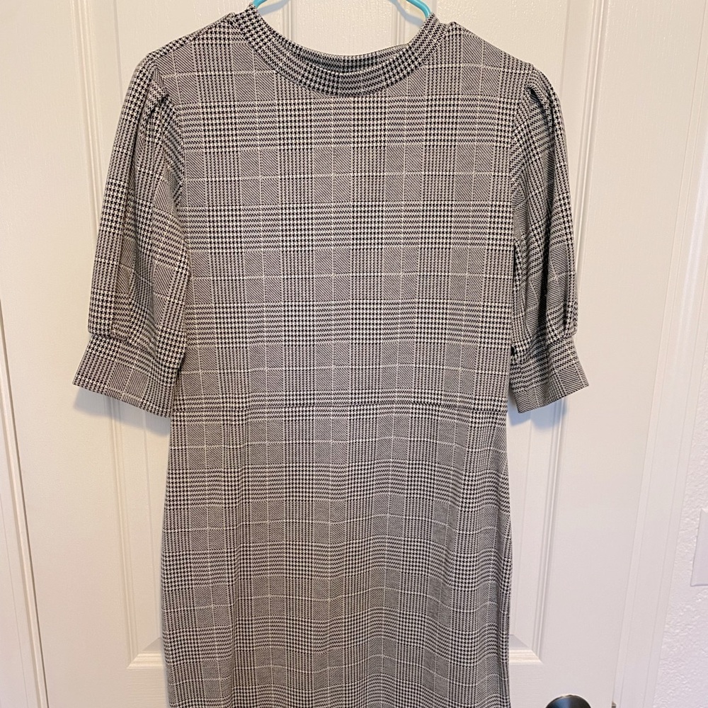 H&M Gray Plaid Short Sleeve Dress
